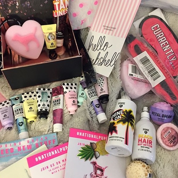 Vs pink surprise box Soooo cute - Picture 3 of 5